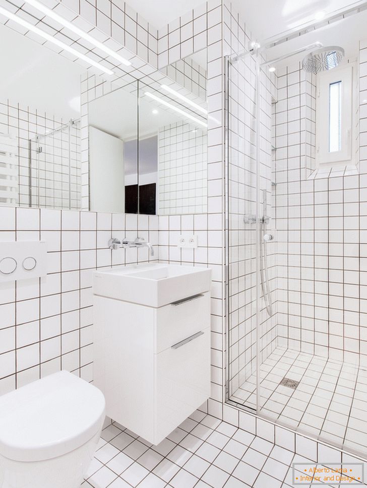 Ванна кімната в білому кольорі