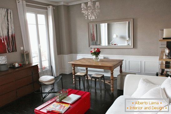 Вітальня невеликої квартири в Парижі