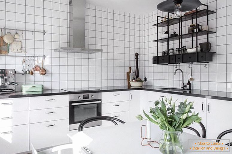 Кухня в чорно-білому кольорі