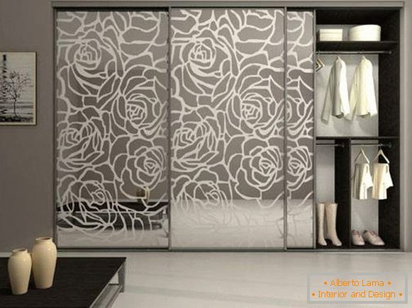 Красиві шафи купе в спальню - фото дизайн з малюнком