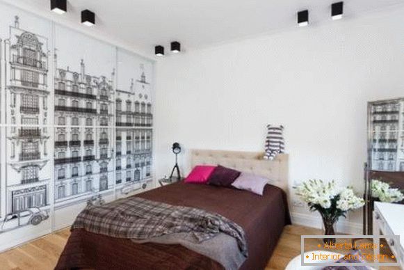 Дизайн спальні з шафою купе з чорно-білим малюнком