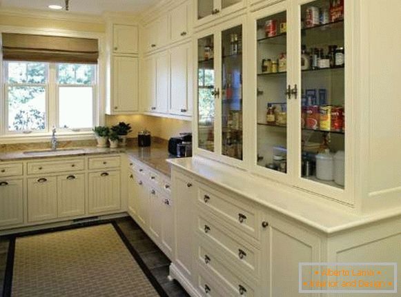 Кухонну шафу буфет зі скляними дверцятами