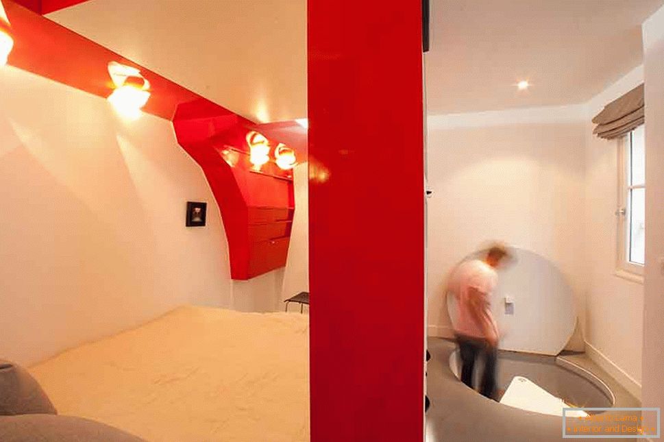 Розкладна спальня в біло-червоному кольорі