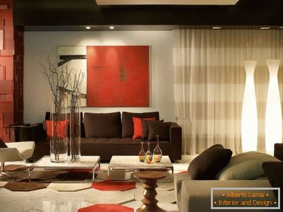 Поєднання коричневого кольору в інтер'єрі вітальні з червоним