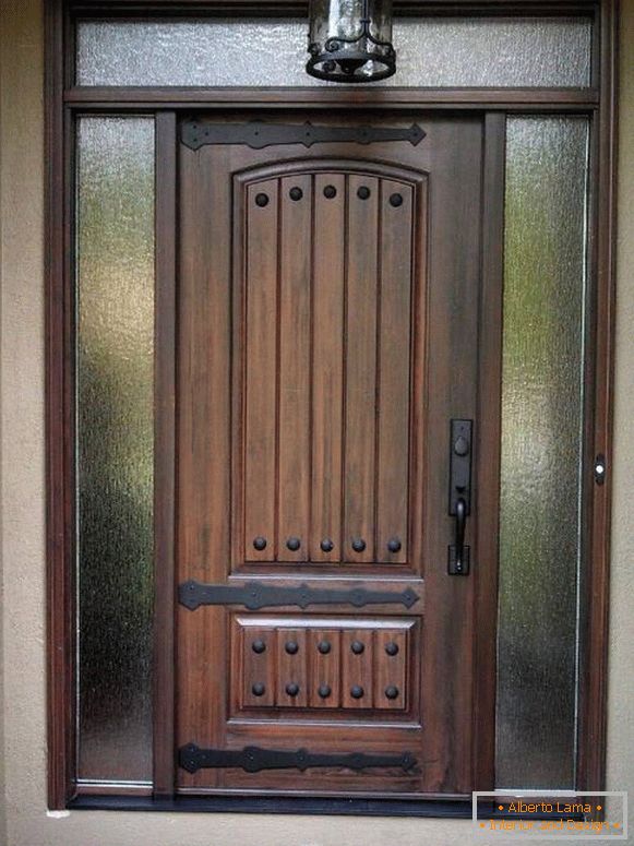 Дерев'яні двері в стилі кантрі