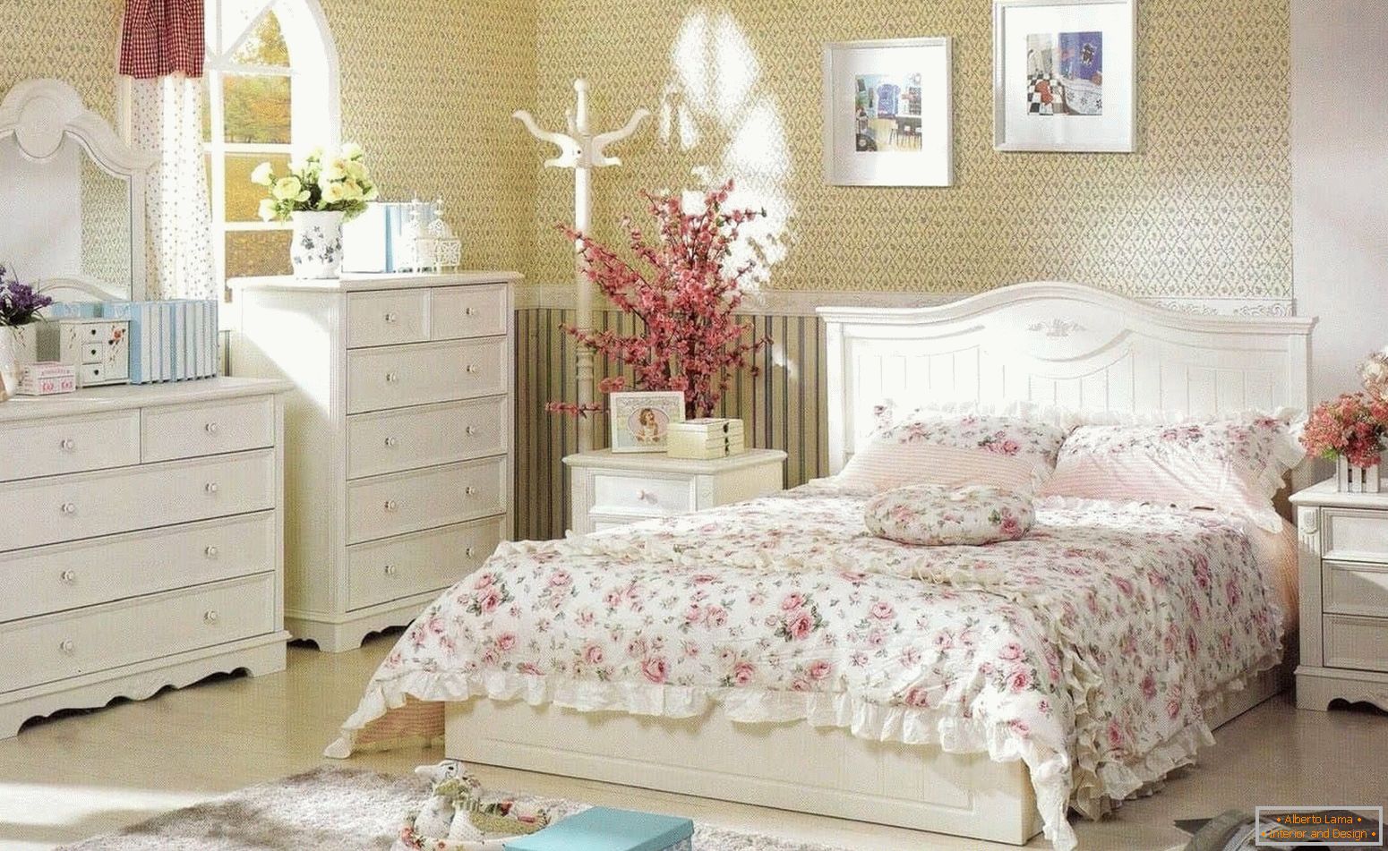 Жовто-рожева спальня