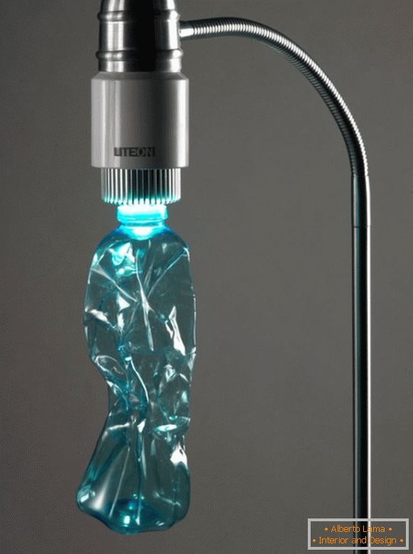 Оригінальний світильник з пластикової пляшки