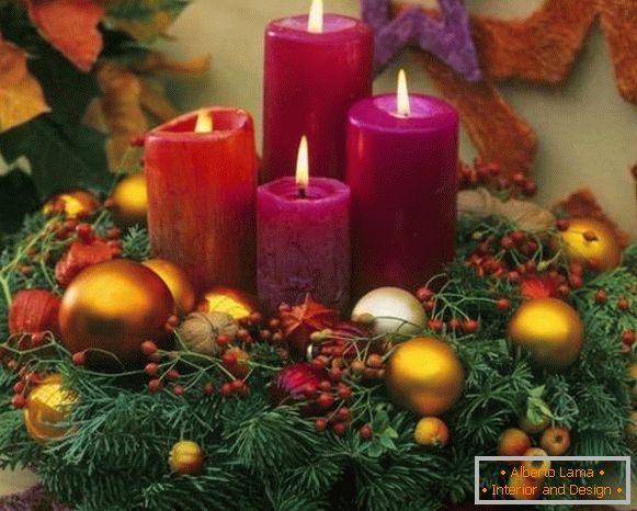 Прикраса новорічного столу 2016 - фото ялинкової ікебани зі свічками