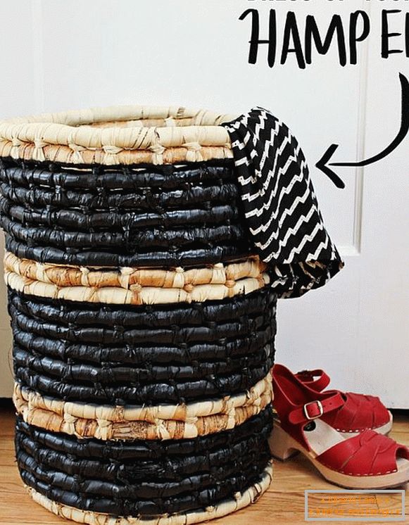 Плетений кошик для білизни