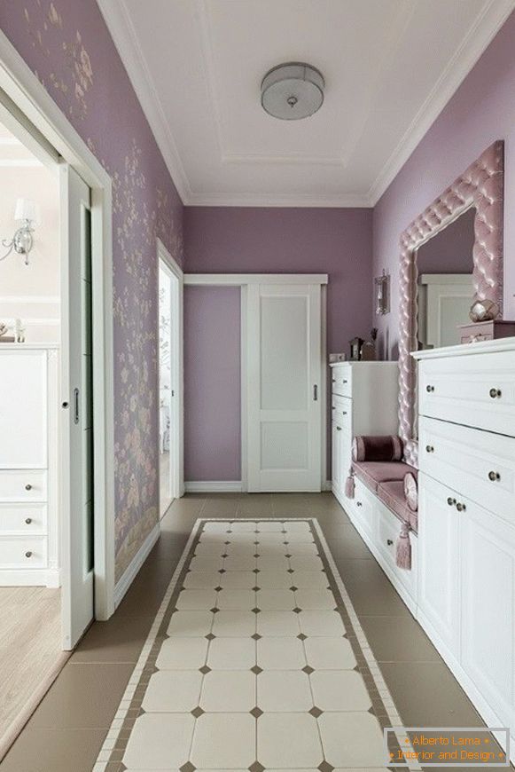 Фіолетові шпалери в коридорі дизайн фото
