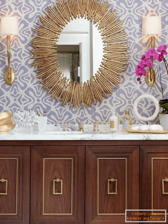Красиве дзеркало в ванну фото