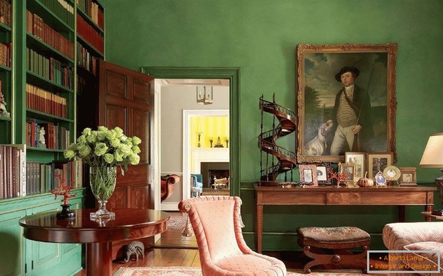 оформлення кімнаты с зелеными обоями в классическом стиле
