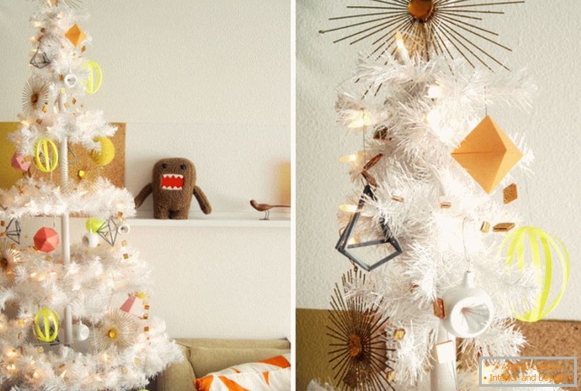 Різдвяне дерево з паперовими іграшками