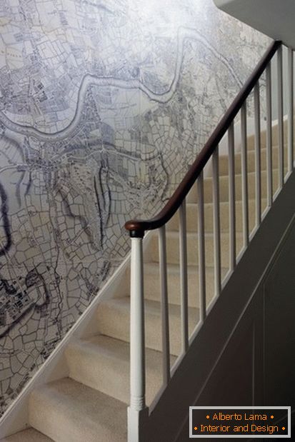 незвичайне оформлення стіни картою Лондона