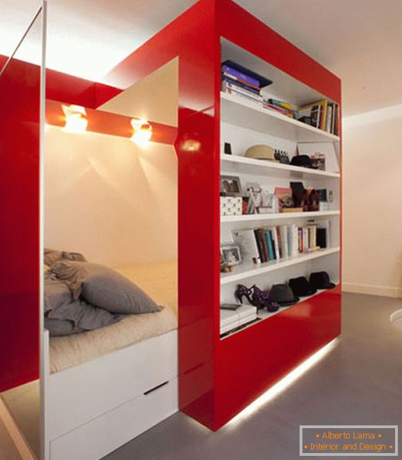 Дизайн квартири в білих, червоних і сірих кольорах