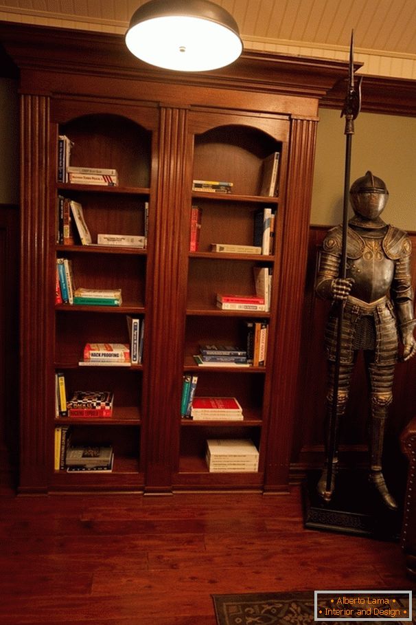 Книжкова шафа і середньовічний лицар