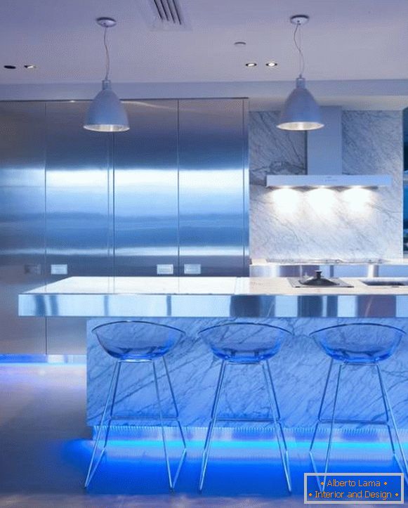 Дизайн кухни: led подсветка мебели снизу