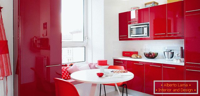Соковитий дизайн червоно-білої кухні