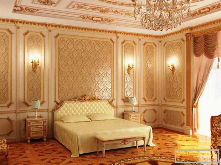 Золоті візерунки відмінно вписуються в загальну композицію стилю бароко. Стильна спальня для сімейної пари.