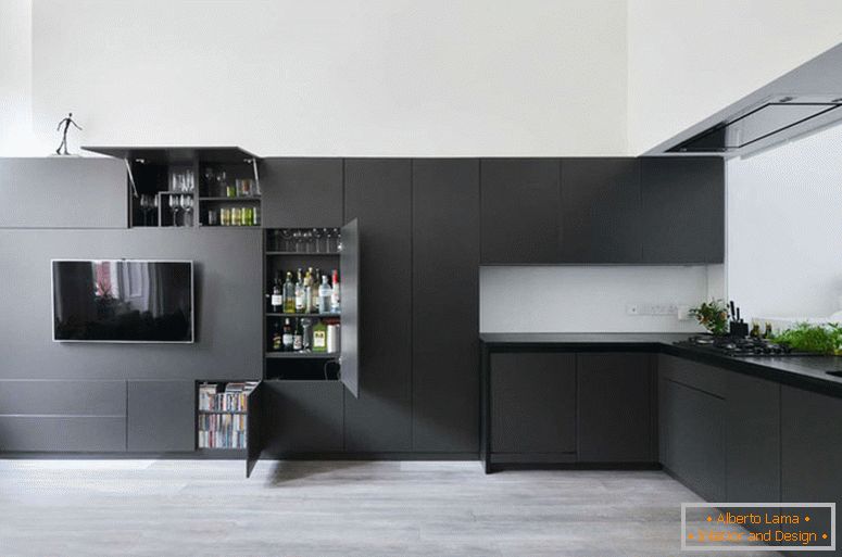 Кухонний куточок і медіа-зона в чорному кольорі