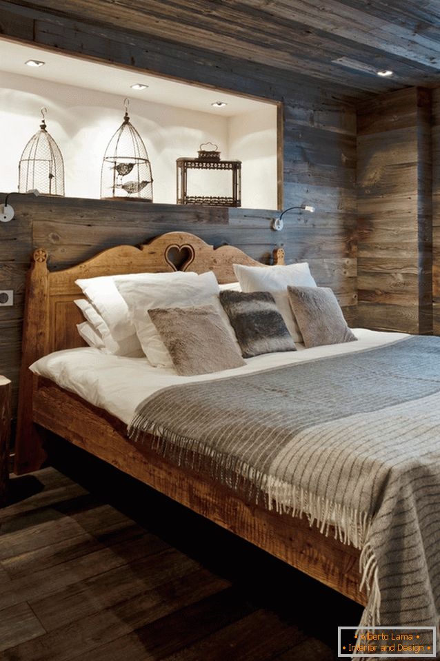Деревянная спальня, красиво ли?