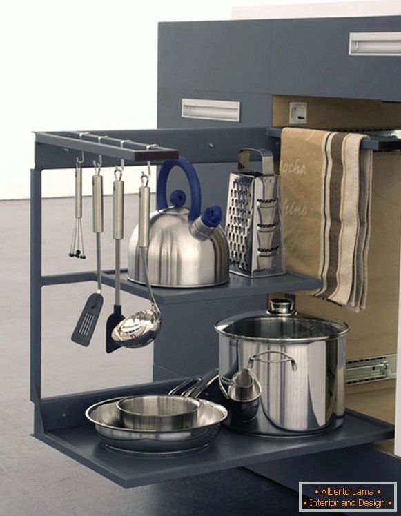 Верткальная система зберігання на кухні