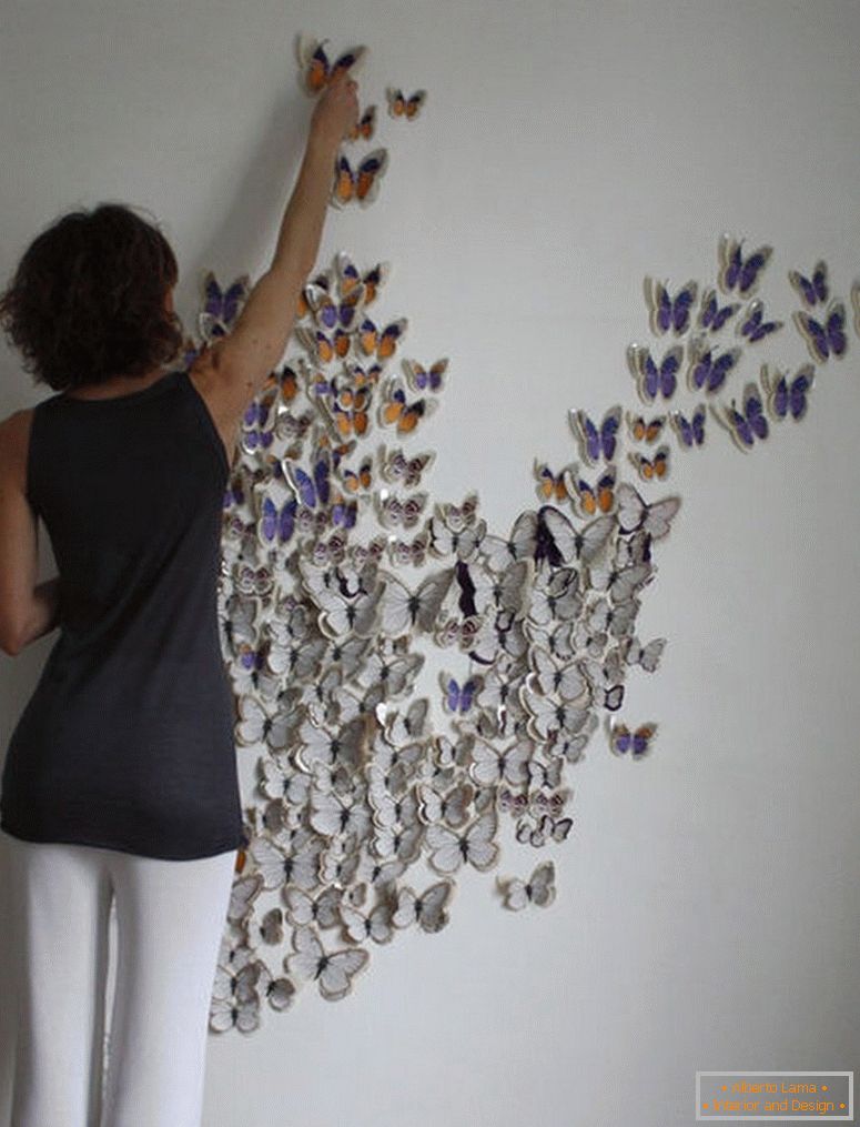 Клеїмо метеликів до стіни