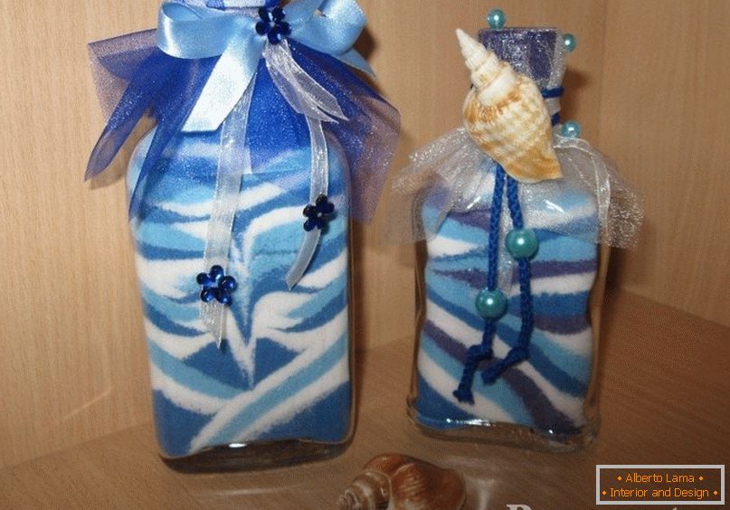 Морська тематика в пляшках з сіллю