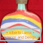 Поєднання шарів кольорової солі в пляшці