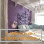 Фіолетова стіна в дизайні спальні
