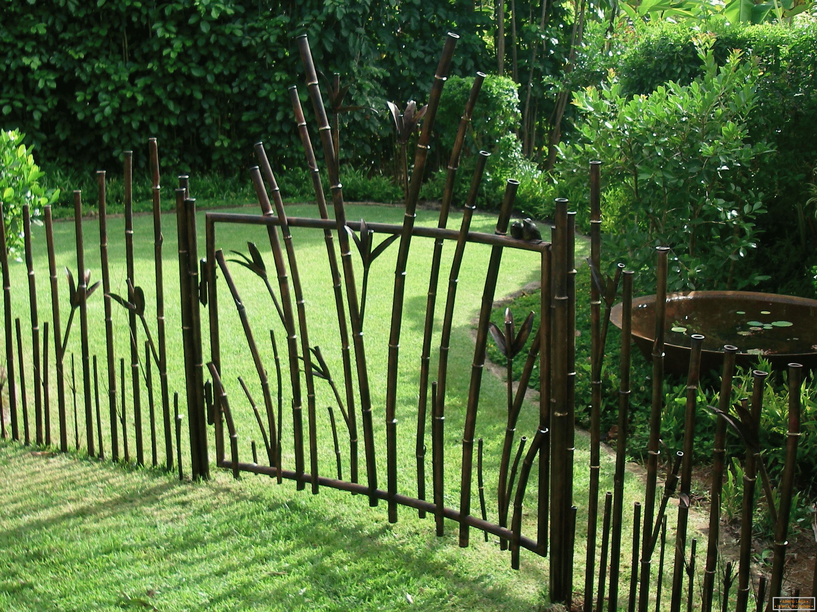 Дизайнерський металевий паркан