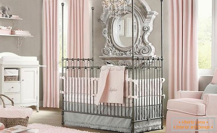Кімната в стилі мінімалізм для немовляти. В інтер'єрі простежуються відгомони бароко стилю, який гармонійно вписується в загальну дизайнерську концепцію.