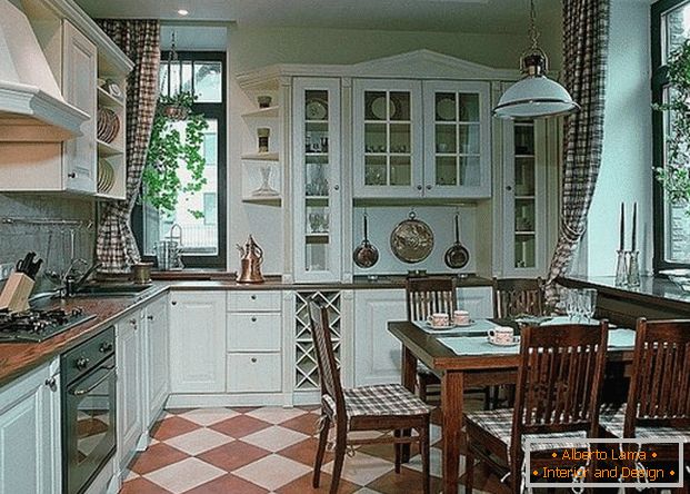 дизайн кухні в приватному будинкус панорамными окнами
