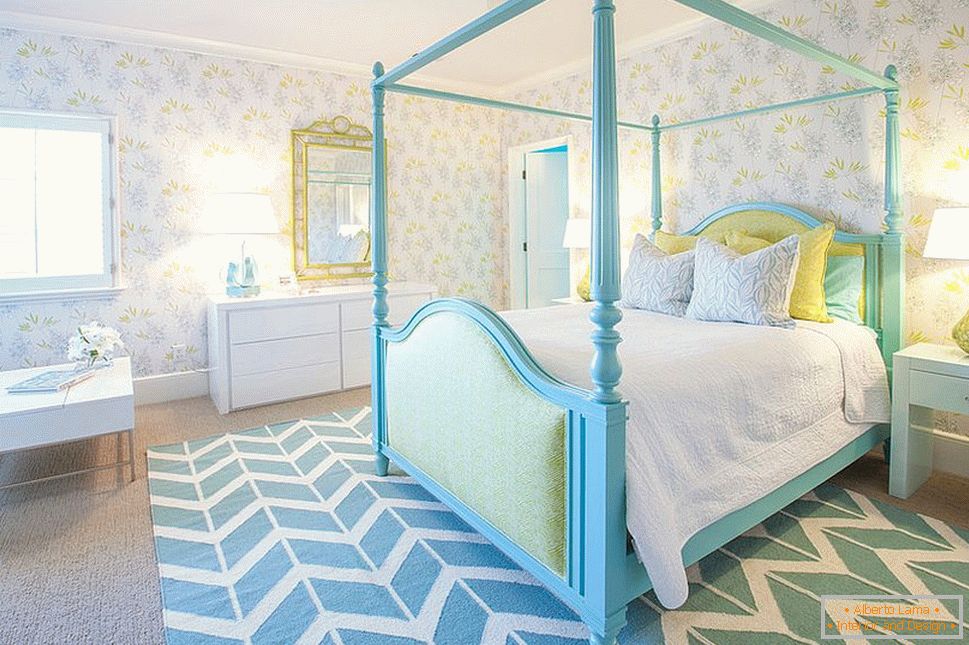 Спальня для дівчинки в блакитному кольорі