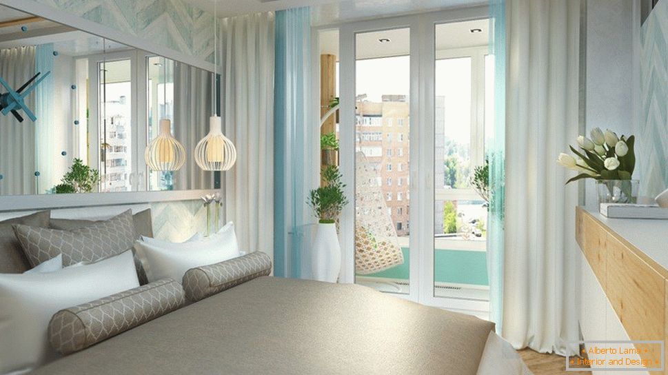 Спальня з панорамними дверима на балкон
