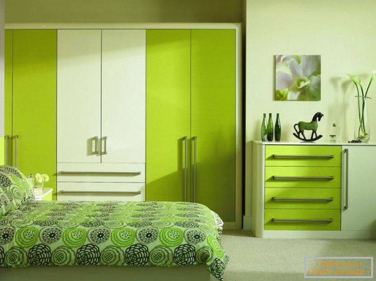 Інтер'єр спальні світло-зеленого кольору