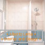 Дизайн ванної з плиткою двох кольорів