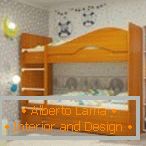 Інтер'єр дитячої з дерев'яним ліжком