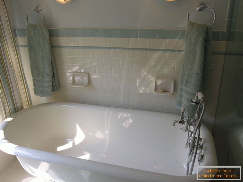 cute-bathroom-traditional-white-clawfoot-tub-in-tiny-bathroom-design-ideas-images-of-fresh-on-interior-2017-bathroom-floor-pile-ideas-traditional