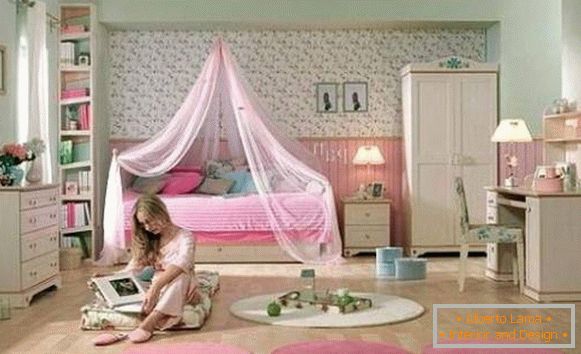 Елегантна і ніжна дитяча кімната