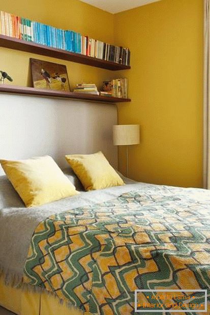 Дизайн спальні в жовтому кольорі
