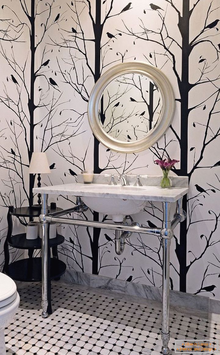 blackbird-wallpaper-for-the-black-and-white-powder-room