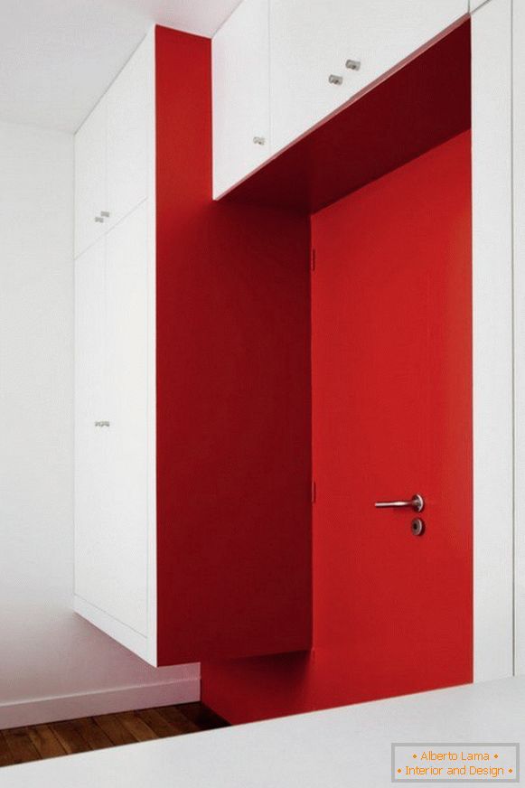 Креативний інтер'єр квартири в червоному кольорі