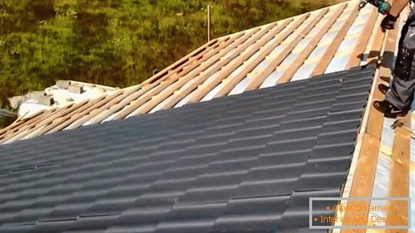Як зробити дах з металочерепиці