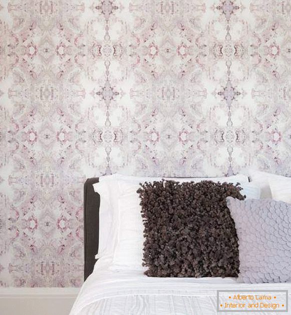 Креативні рожеві шпалери в спальню фото 2015