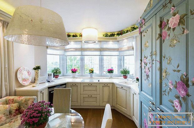 дизайн кухні в стилі прованс з квітковими мотивами