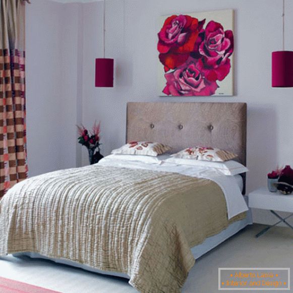 Бежевий і рожевий в оформленні спальні