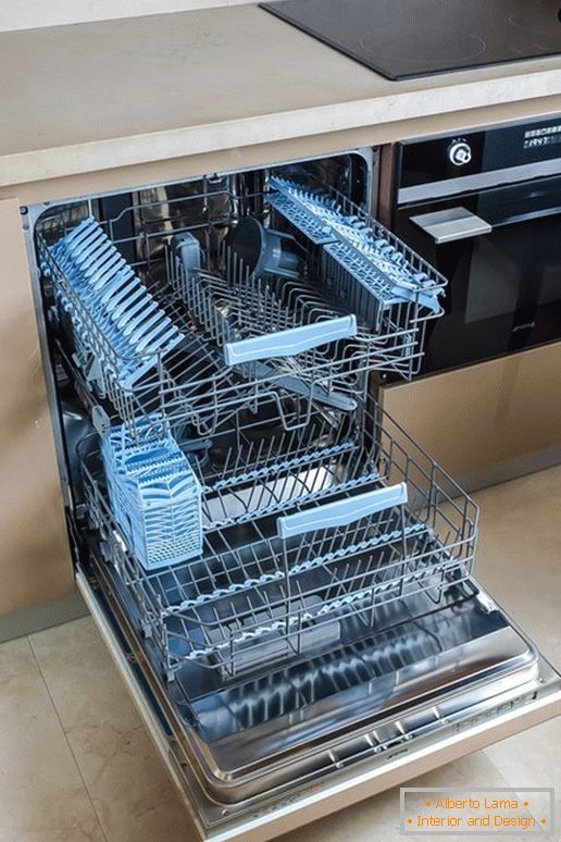 Ящик для зберігання посуду на кухні з ефектом оптичної ілюзії