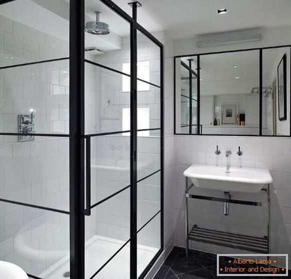 Чорно-білий інтер'єр ванної з душовою кабіною