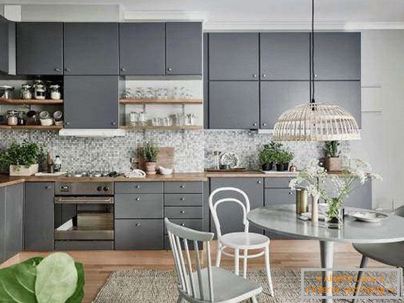 Дизайн кухні 2017 року сірому кольорі